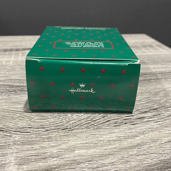 Hallmark | Reindeer Champs #3: Basketball (1988) - Keepsake Ornament - Picture 6 of 13